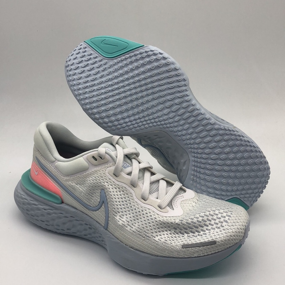 Nike Athletic Shoes White and Blue